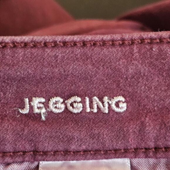 American Eagle Outfitters Womens Maroon Jeggings Skinny Stretch Sz 4 Distressed - Picture 9 of 12